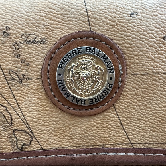 Pierre Balmain Authentic Vintage World Map Crossbody - Picture 2 of 14